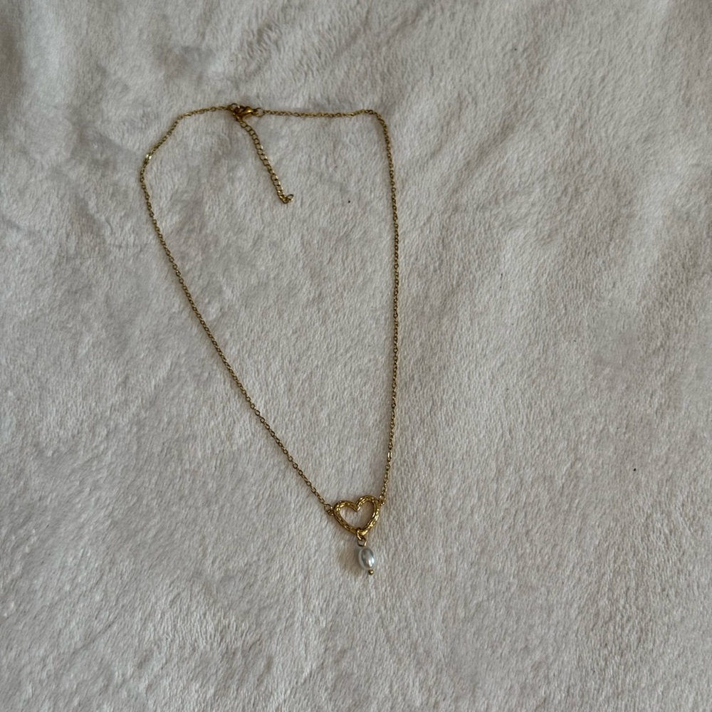 Elegant Gold Heart Pendant Necklace